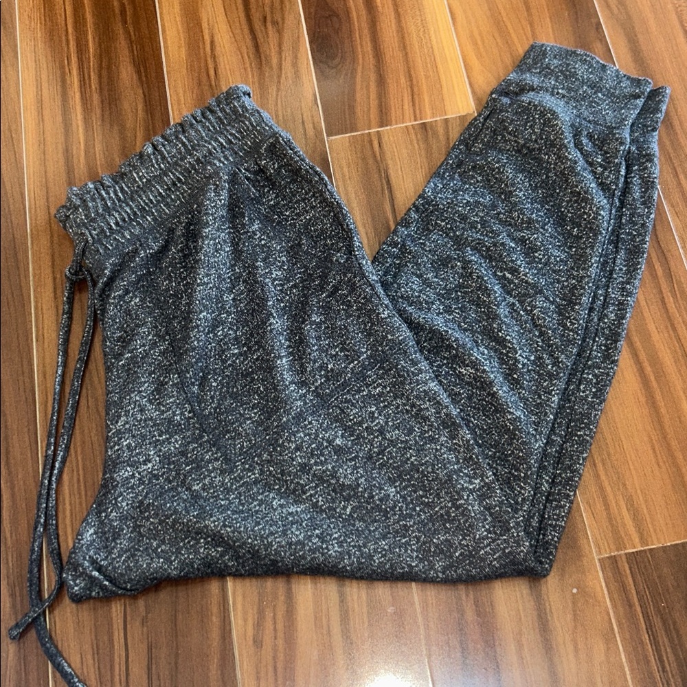 Medium aerie stretchy grey jogger sweatpants with pockets